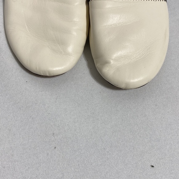 Givenchy - Picture 3 of 6